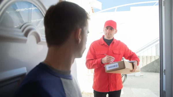 How to become a delivery driver in the UK: a complete guide